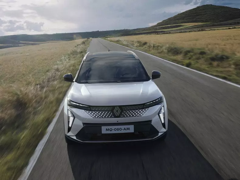 Renault-Scenic_E-Tech-2024-1600-08