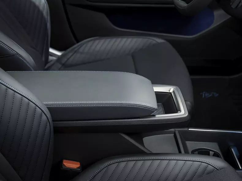 Renault-Scenic_E-Tech-2024-1600-2e