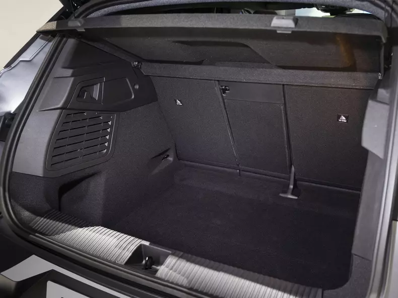 Renault-Scenic_E-Tech-2024-1600-38