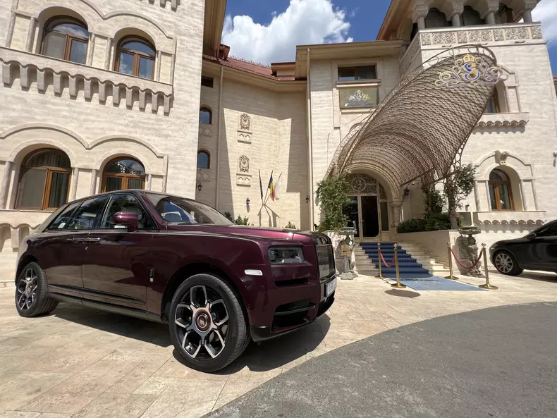 Rolls Cullinan telefon 003