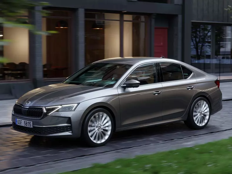 Skoda-Octavia-2025-1600-03