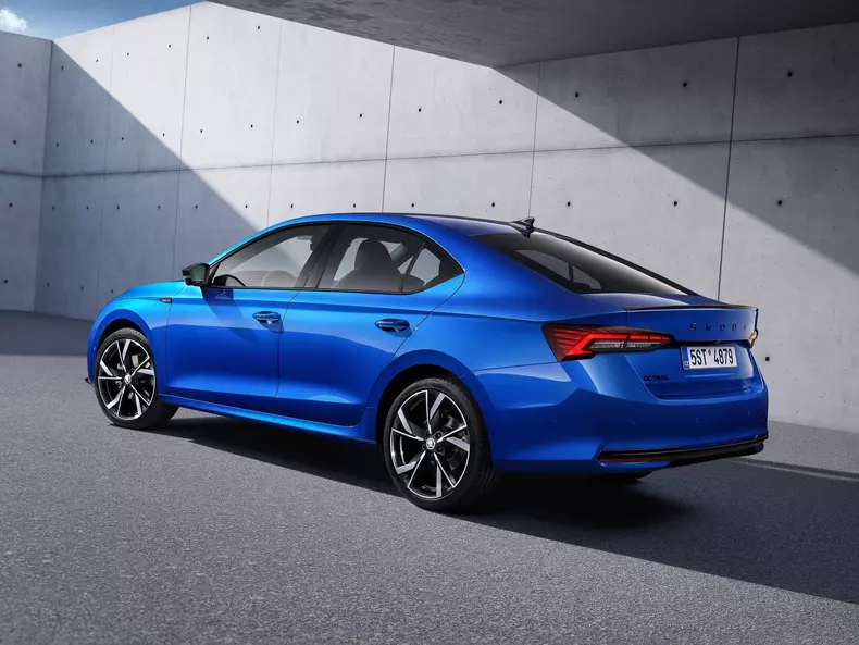 Skoda-Octavia-2025-1600-07