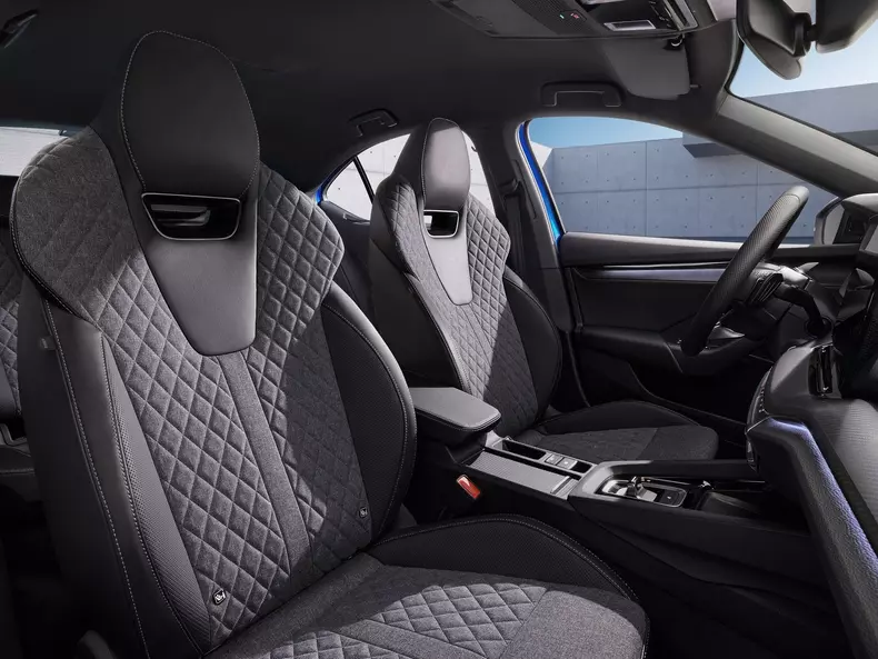 Skoda-Octavia-2025-1600-0d