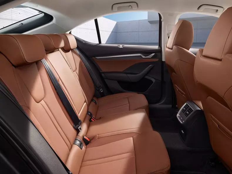 Skoda-Octavia-2025-1600-0f