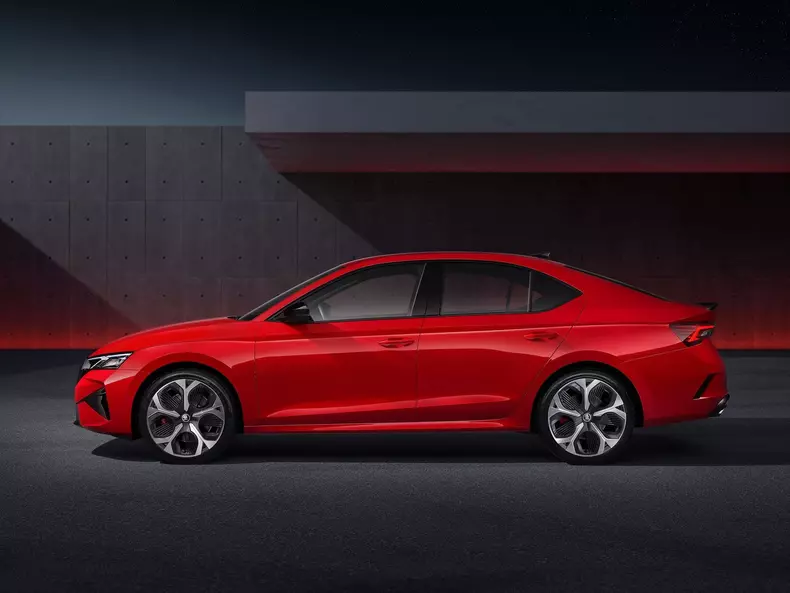 Skoda-Octavia_RS-2025-1600-03
