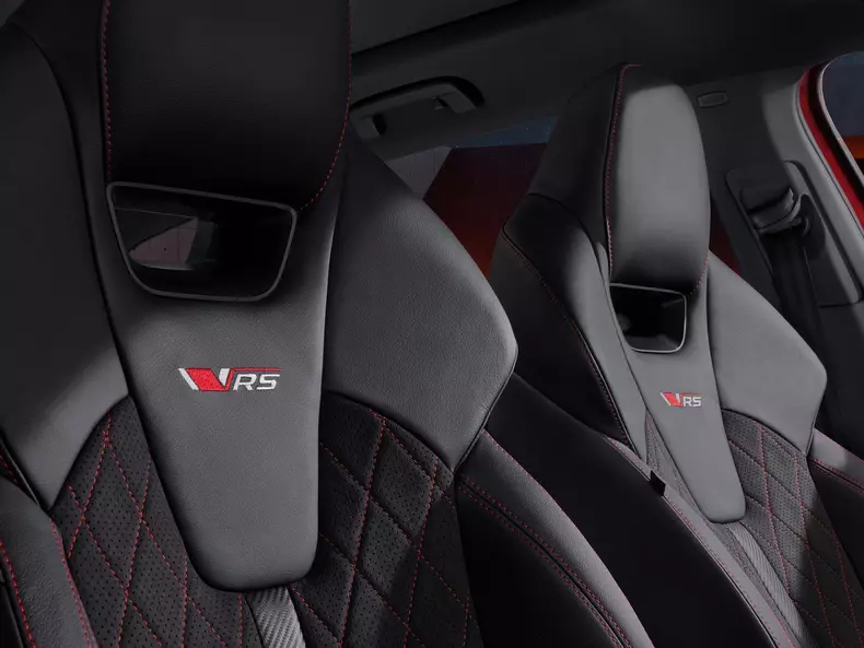 Skoda-Octavia_RS-2025-1600-07