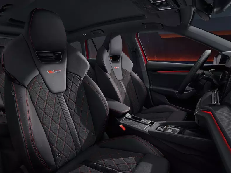 Skoda-Octavia_RS_Combi-2025-1600-08