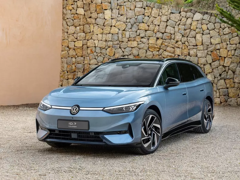 Volkswagen-ID.7_Tourer-2025-1600-02