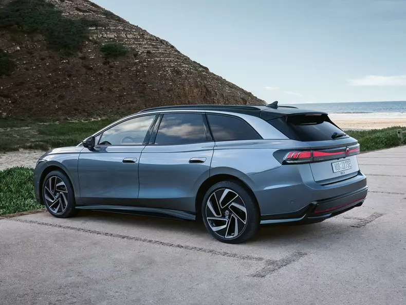 Volkswagen-ID.7_Tourer-2025-1600-09