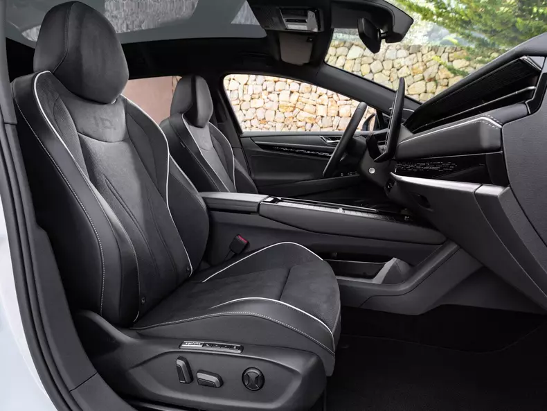 Volkswagen-ID.7_Tourer-2025-1600-24