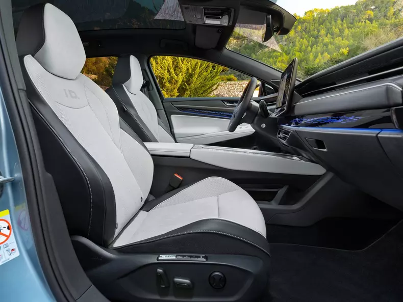 Volkswagen-ID.7_Tourer-2025-1600-25