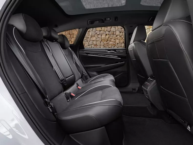 Volkswagen-ID.7_Tourer-2025-1600-28