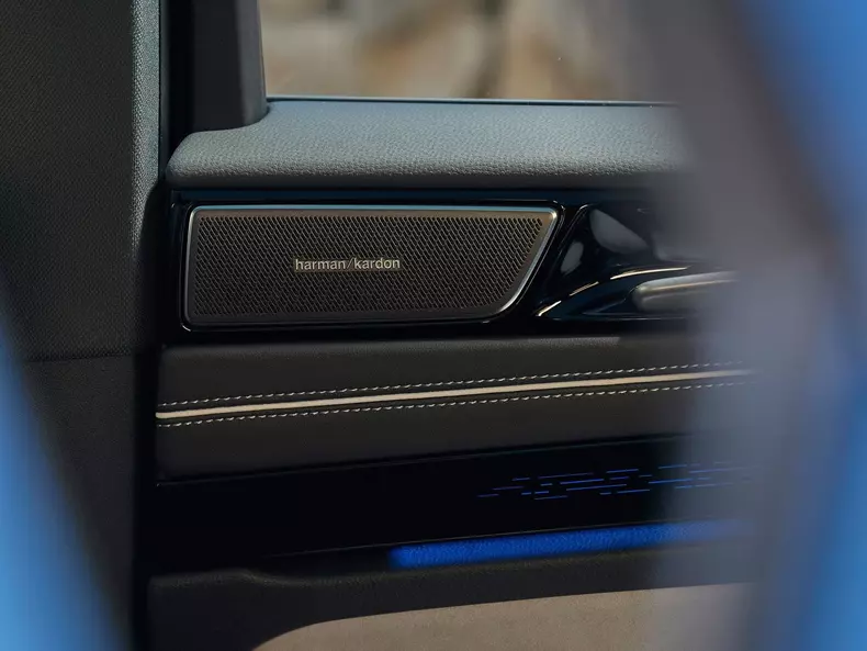 Volkswagen-ID.7_Tourer-2025-1600-2b