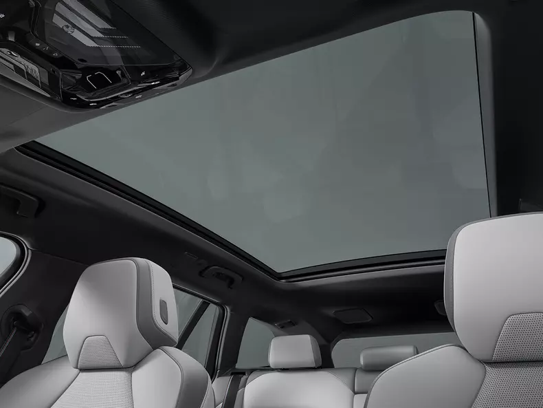 web_P90536879_highRes