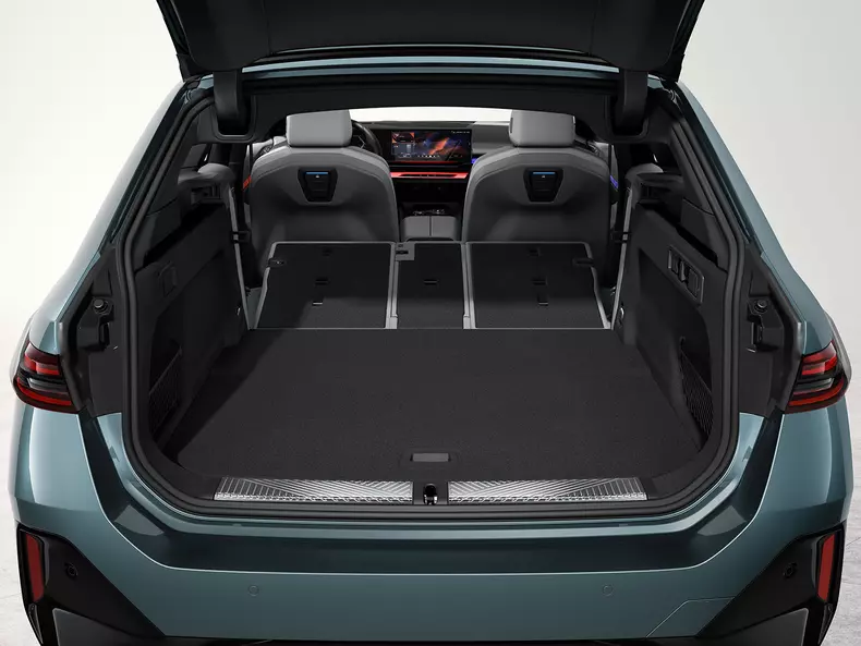 web_P90536883_highRes