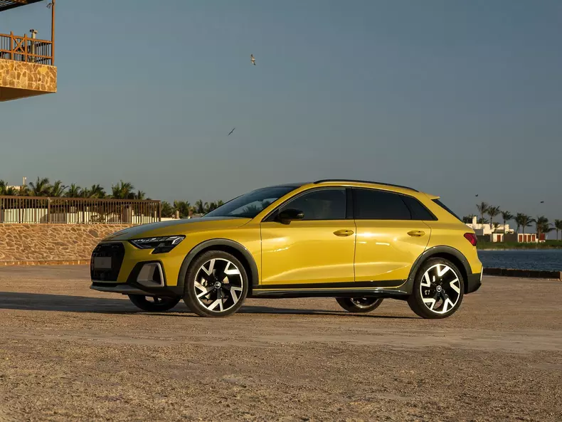 Audi-A3_allstreet-2025-1600-03