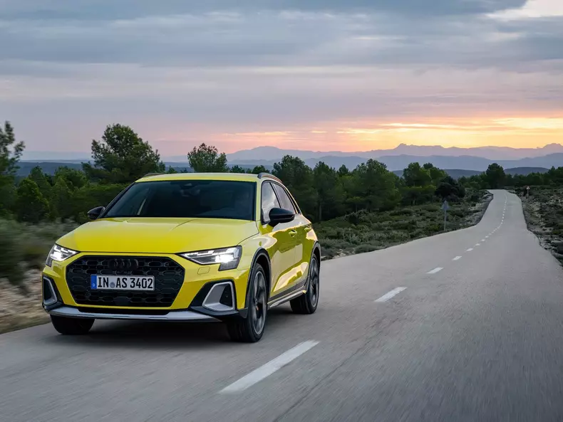 Audi-A3_allstreet-2025-1600-09