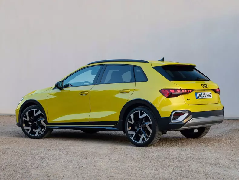 Audi-A3_allstreet-2025-1600-10