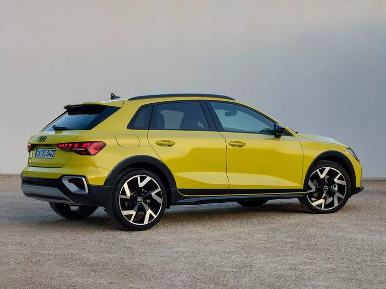 Audi-A3_allstreet-2025-1600-12