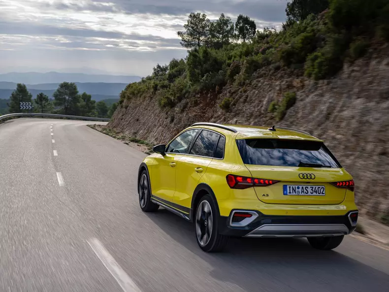 Audi-A3_allstreet-2025-1600-14