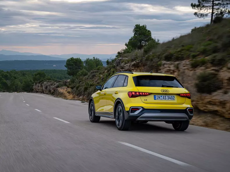 Audi-A3_allstreet-2025-1600-15