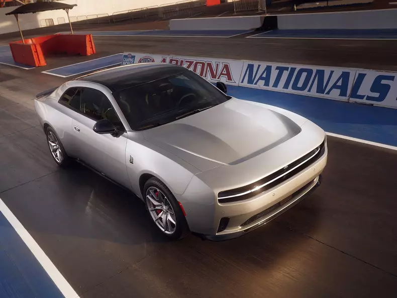 Dodge-Charger_Daytona-2024-1600-02