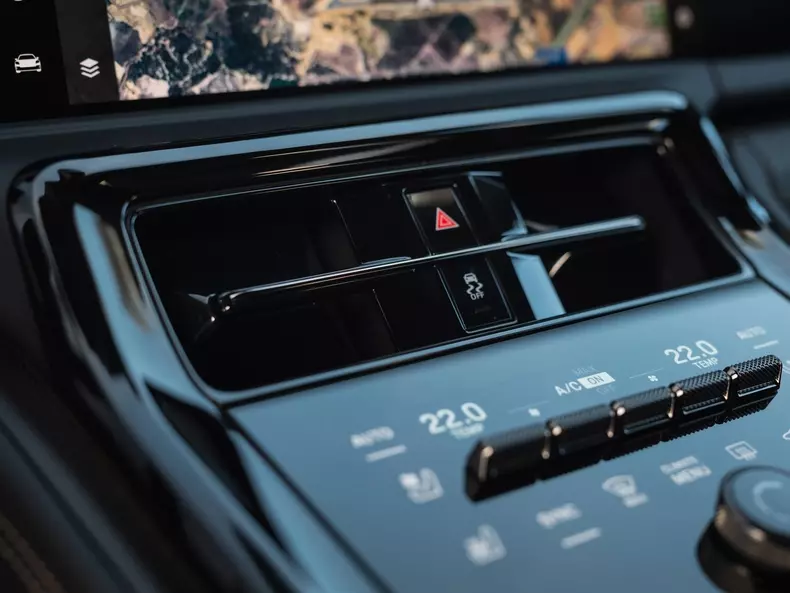 Porsche-Panamera_Turbo_E-Hybrid-2024-1600-48