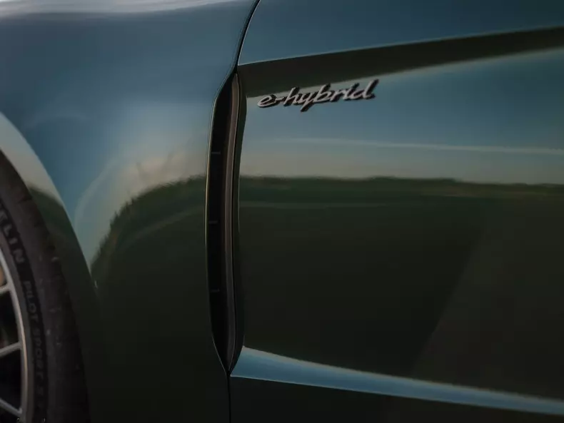 Porsche-Panamera_Turbo_E-Hybrid-2024-1600-73