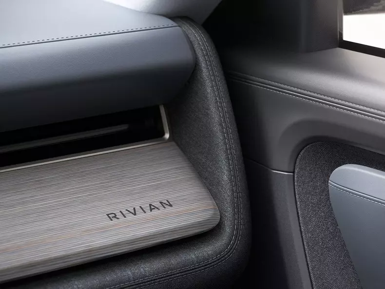 Rivian-R2-2027-1600-08