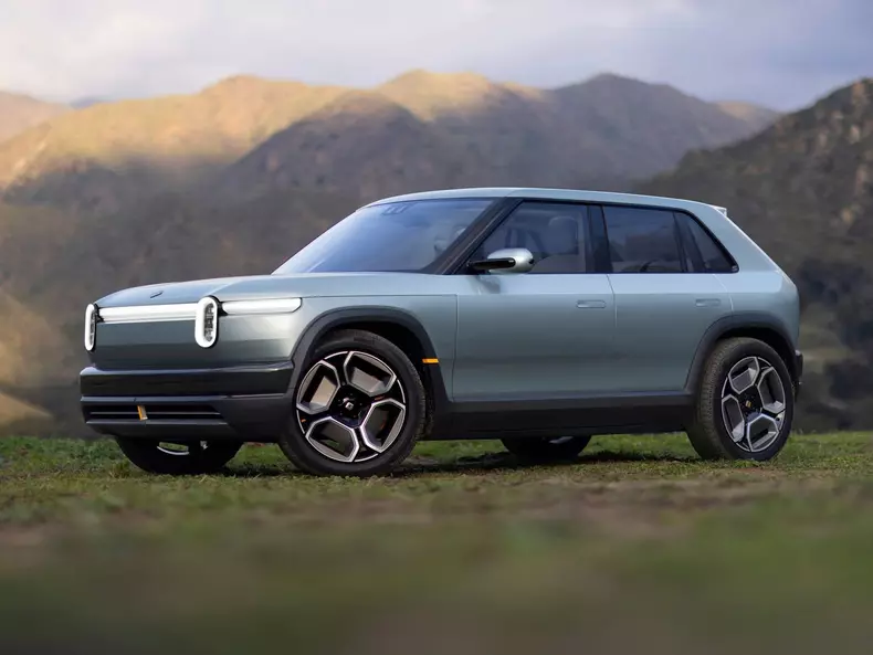 Rivian-R3-2027-1600-01