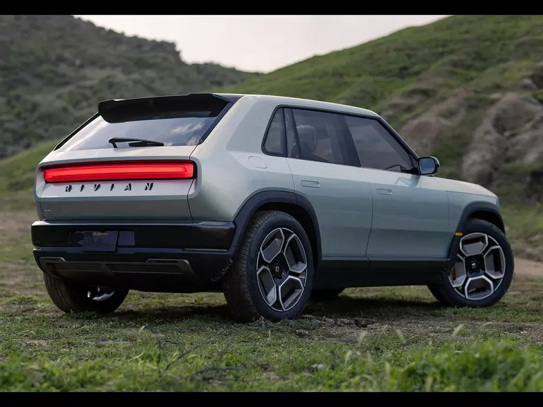 Rivian-R3-2027-1600-03