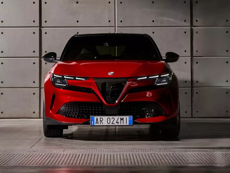 Alfa_Romeo-Milano-2025-1600-06