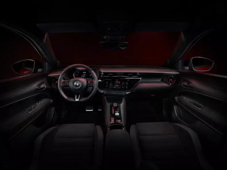 Alfa_Romeo-Milano-2025-1600-13