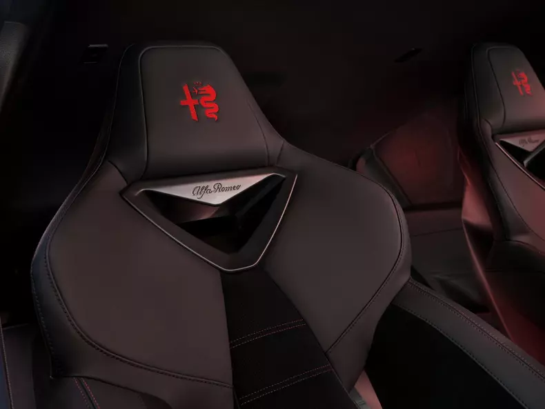 Alfa_Romeo-Milano-2025-1600-15
