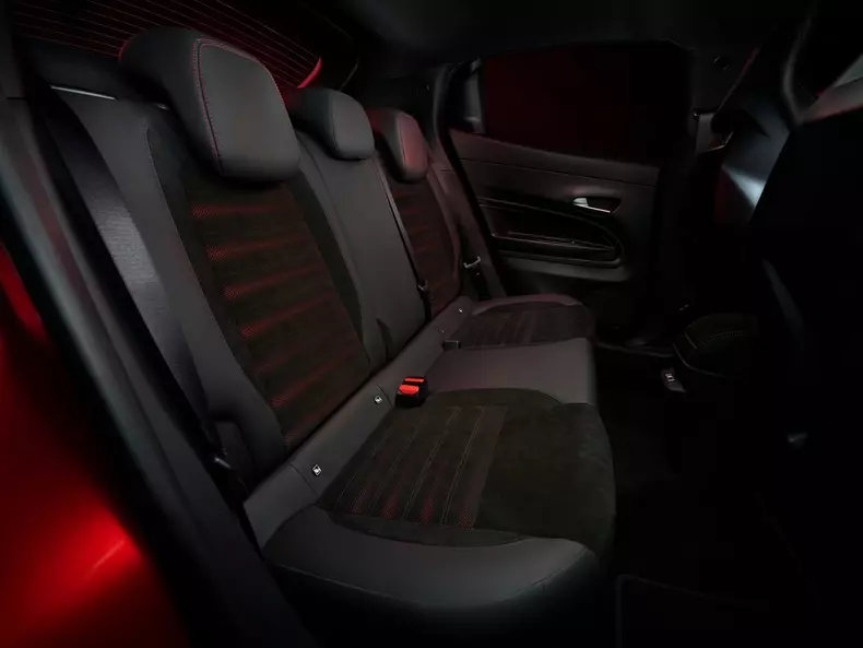 Alfa_Romeo-Milano-2025-1600-17