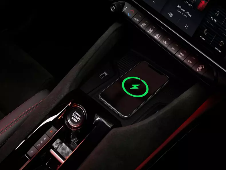 Alfa_Romeo-Milano-2025-1600-18