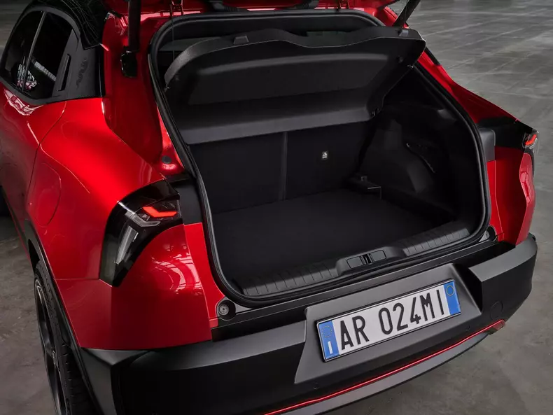 Alfa_Romeo-Milano-2025-1600-1c