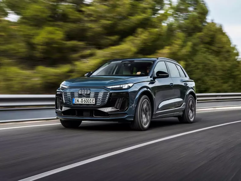 Audi-Q6_e-tron_quattro-2025-1600-0a