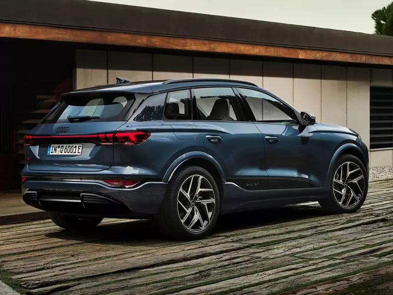 Audi-Q6_e-tron_quattro-2025-1600-11