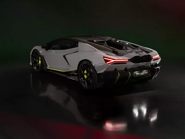 Lamborghini-Revuelto_Arena_Ad_Personam-2024-1600-04