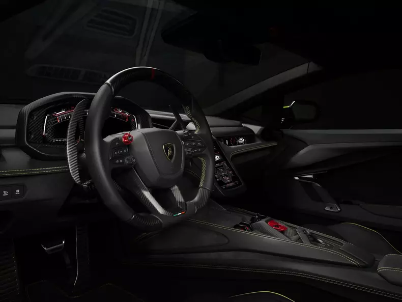 Lamborghini-Revuelto_Arena_Ad_Personam-2024-1600-08