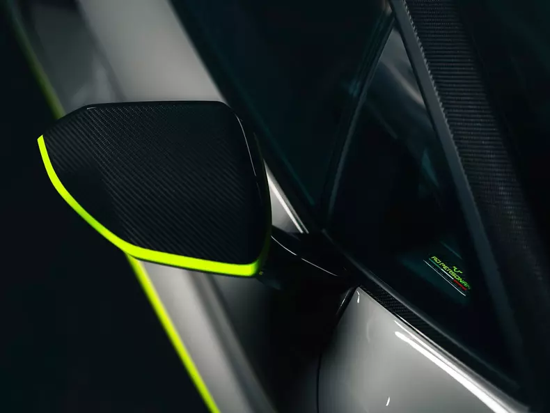 Lamborghini-Revuelto_Arena_Ad_Personam-2024-1600-0b