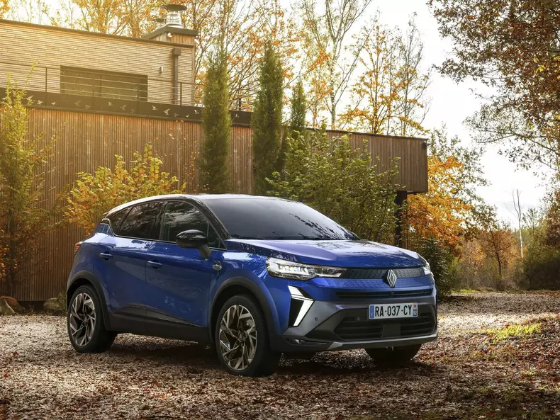 Renault-Captur-2025-1600-01
