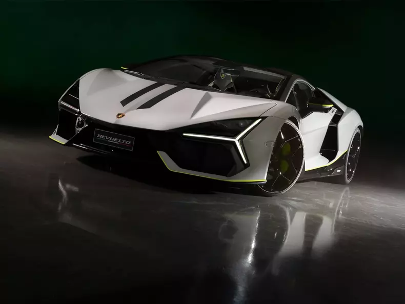 kLamborghini-Revuelto_Arena_Ad_Personam-2024-1600-01