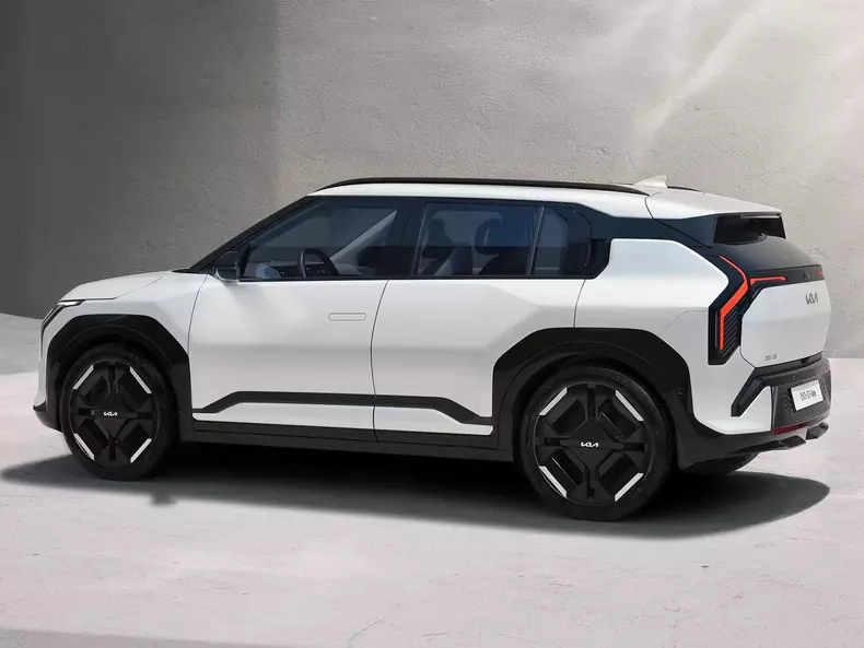 Kia-EV3-2025-1600-07