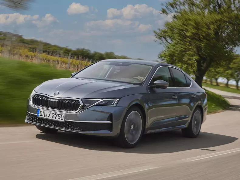 Skoda-Octavia-2025-1600-0b