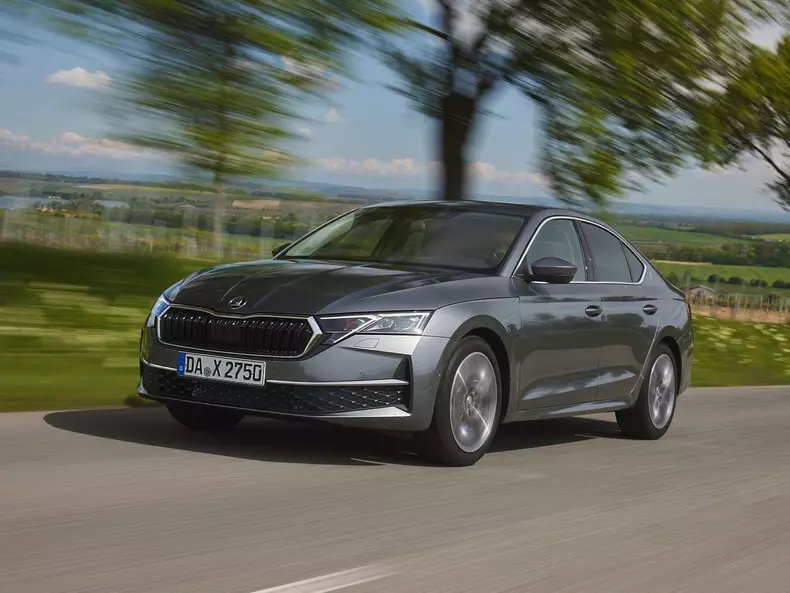 Skoda-Octavia-2025-1600-0c