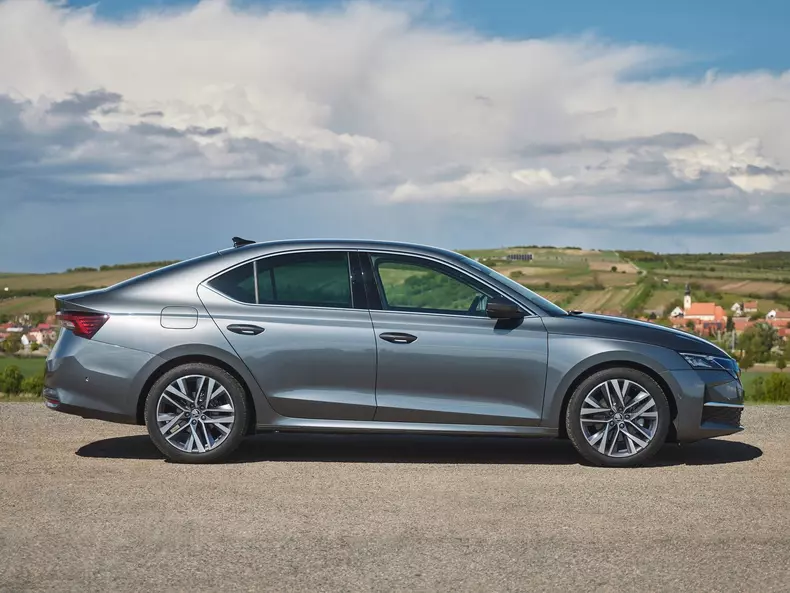 Skoda-Octavia-2025-1600-17