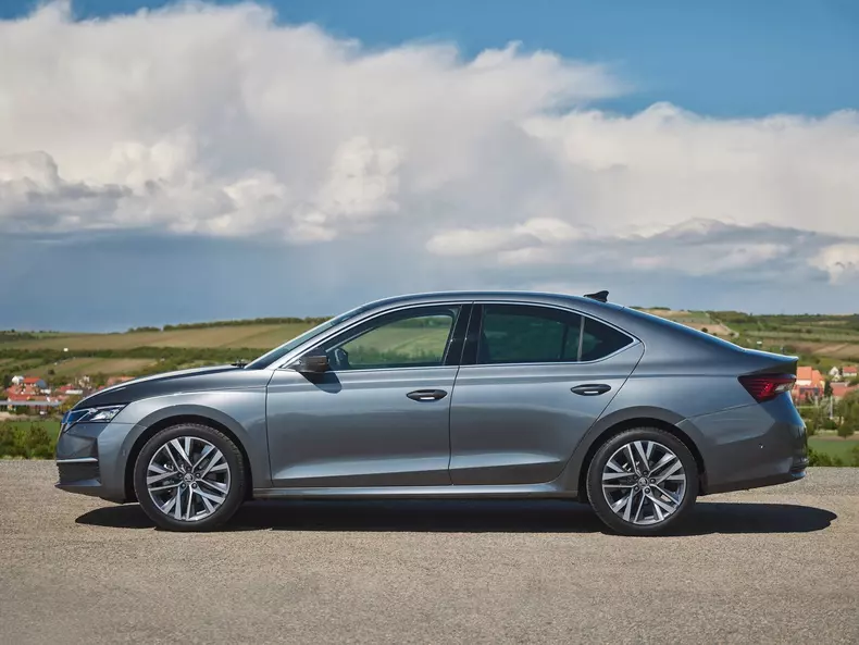 Skoda-Octavia-2025-1600-18