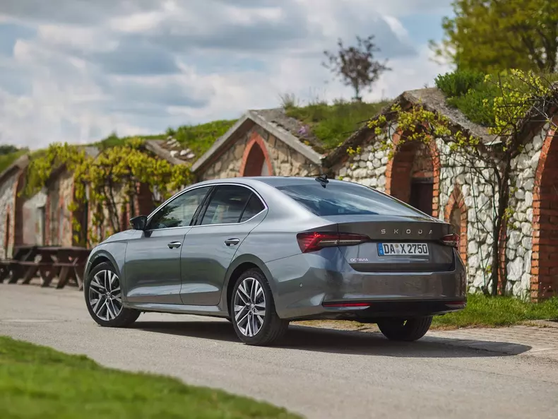 Skoda-Octavia-2025-1600-1f